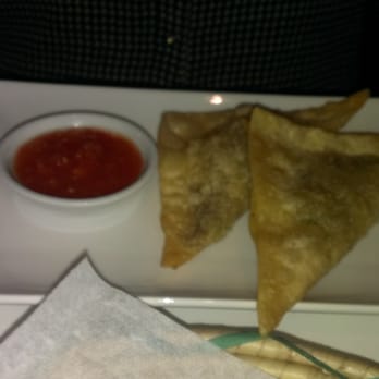 Fenêtre sur Kaboul - Sambosa with spicy sauce - Afghan Near Me - Montreal, Quebec