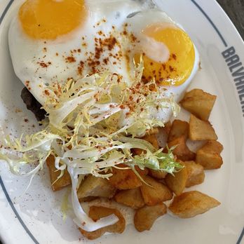 Balvanera - Huevos a caballo - Argentine Near Me - New York, New York Balvanera - Huevos a caballo - Argentine Near Me - New York, New York