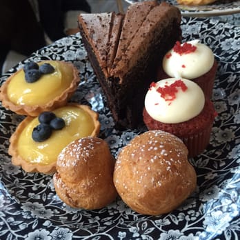 The Allis - Looks cute taste meeehhh - Lounges Near Me - Chicago, Illinois