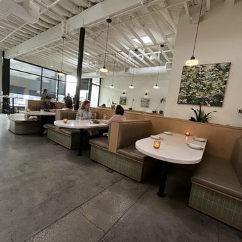 Model Citizen - Booth seating - New American Near Me - Ventura, California