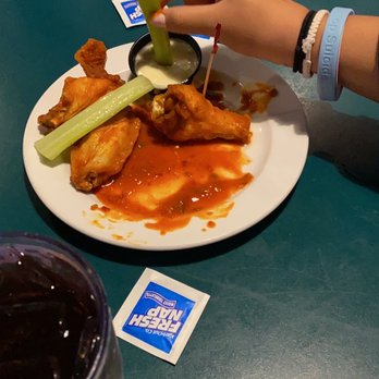 O'Toole's Restaurant Pub - O'Toole's Famous Chicken Wings hot - American Near Me - Queensbury, New York