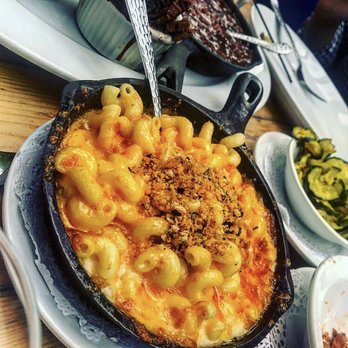 Chicago q - Creamy Mac & Cheese Baked to Perfection - Barbeque Near Me - Chicago, Illinois