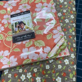 Old Town Fabric - MODA Strawberry Fabric - Fabric Stores Near Me - Berea, Kentucky