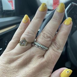 Spring nails. Those little flowers were fiddly, but Melina took her time and they turned out adorably! Spring nails. Those little flowers were fiddly, but Melina took her time and they turned out adorably!