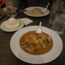 Mango curry and shredded chicken curry Mango curry and shredded chicken curry