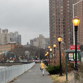 East River Esplanade - 12/29/21 - Parks Near Me - New York, New York
