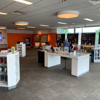 AT&T Store - They have NO phones on display. Just the Galaxy S10 and the iPhone XS. Wow... - Mobile Phones Near Me - Hermitage, Tennessee