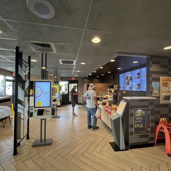 McDonald's - Kiosks and order station - Fast Food Near Me - Georgetown, Kentucky McDonald's - Kiosks and order station - Fast Food Near Me - Georgetown, Kentucky