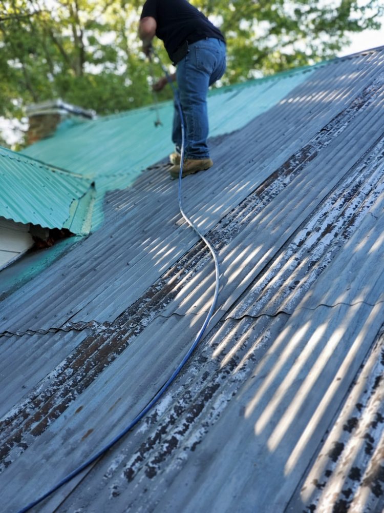 Slide of Billiot's Roofing & Carpentry