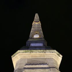 Marktfontaine - ... Abendspaziergang am "Obelisk" ...