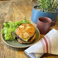 Breakfast sandwich