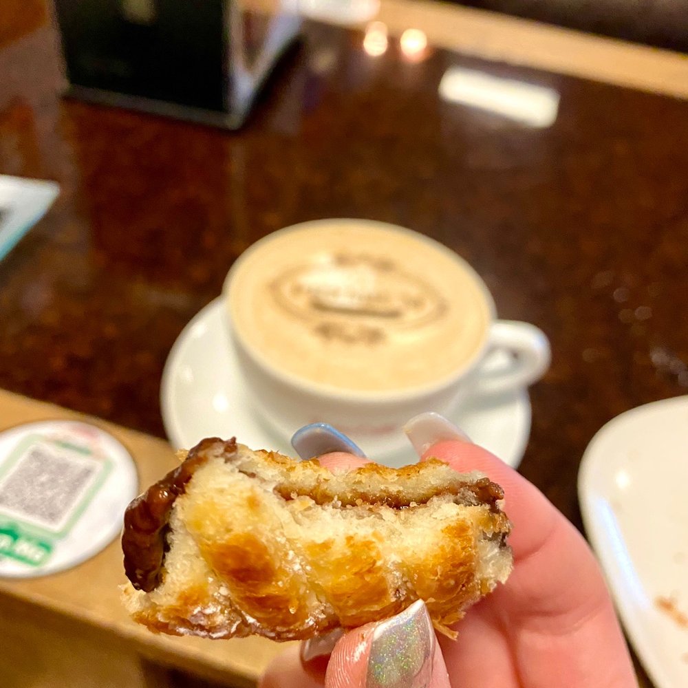 Baldwin Perk - Hazelnut Croissant - Cafes Near Me - Orlando, Florida