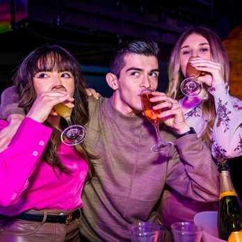 Parlay River North - Mimosa Brunch - Sports Bars Near Me - Chicago, Illinois