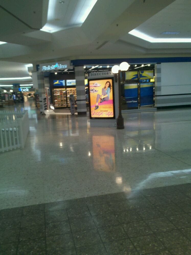 FINISH LINE 2801 Wilma Rudolph Blvd, Clarksville, Tennessee Shoe