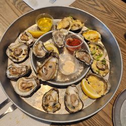 Shuckin' Shack Oyster Bar - Oyster Sampler