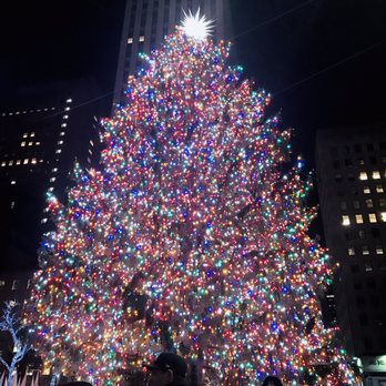 Rockefeller Center - 2018 ROCKEFELLER CENTER CHRISTMAS TREE - Shopping Centers Near Me - New York, New York