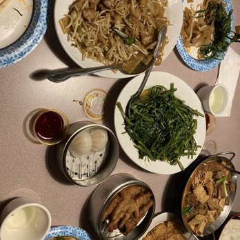 Cafe Anh Hong - Pan Fried Noodles with Beef Strips, Chicken Feet, Stew Lamb with Bean Curds Sticks Pot, Shrimp Dumplings (Har Kow), etc... - Dim Sum Near Me - Sandy, Utah Cafe Anh Hong - Pan Fried Noodles with Beef Strips, Chicken Feet, Stew Lamb with Bean Curds Sticks Pot, Shrimp Dumplings (Har Kow), etc... - Dim Sum Near Me - Sandy, Utah