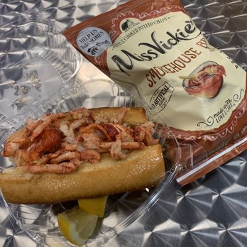 Fat Cheeks Hawaii - Lobster roll with bag of chips - Sandwiches Near Me - Honolulu, Hawaii Fat Cheeks Hawaii - Lobster roll with bag of chips - Sandwiches Near Me - Honolulu, Hawaii