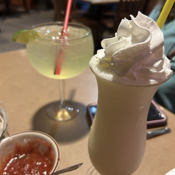 El Zarape Restaurant - Piña colada & Margarita - Mexican Near Me - Yuba City, California