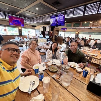 Isla Restaurant - Lovely  Tinola Combination Pancit Palabuk Grilled Liempo Pancit Bihun Guisadu Crispy Binagoongan all of it are so good!!! - Filipino Near Me - Newark, California