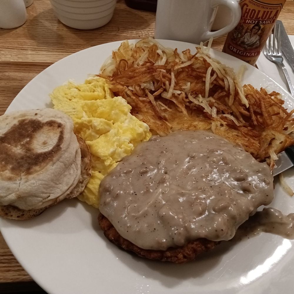 The BEST chicken fried steak I've EVER had... Not exaggerating!!! Woofed this entire plate in about 3 minutes, 49 seconds flat! Yummmm!!!