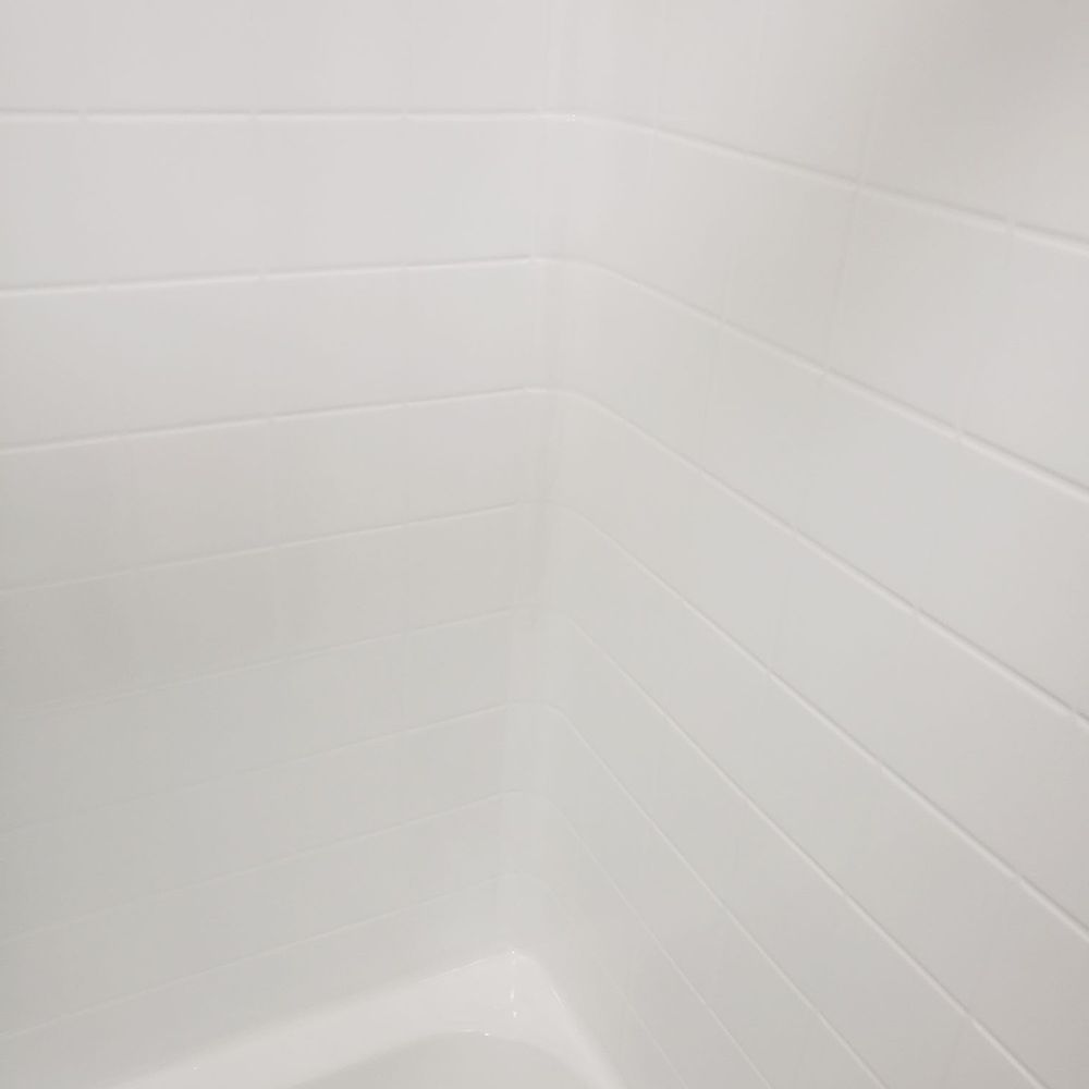 Bath-Brite - Upstairs hallway bathroom - Refinishing Services Near Me Bath-Brite - Upstairs hallway bathroom - Refinishing Services Near Me