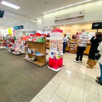 Kohl's - Amazon Return Line inside Khol's - Department Stores Near Me - HENDERSON, Nevada