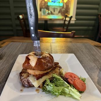 Charlew's Tap House - see that product placement? "yes, a whiskey burger at Charlew's would be great with a Hazy IPA from Sierra Nevada" - Beer Bar Near Me - Anderson, California