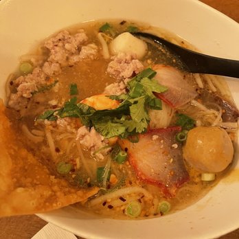 S T Noodle Bar - Thai Near Me - Long Beach, California