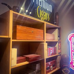 World Class Cigars - Inside shop