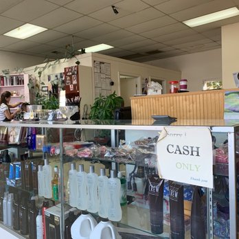 Solinda's Salon - Inside - Hair Salons Near Me - Manteca, California