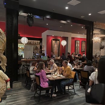 Chatayee Thai - Inside, main dining area - Thai Near Me - Philadelphia, Pennsylvania