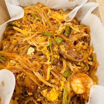 Klub Kitchen - The Works Pad Thai - extra wet - Vietnamese Near Me - Appleton, Wisconsin