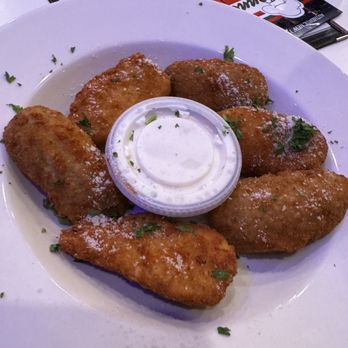 Colonna's Pizza & Pasta - Pizza Near Me - Centennial, Colorado