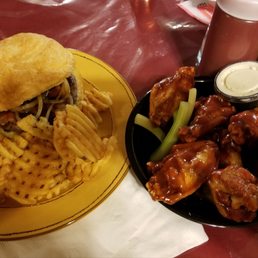Fabulous burger and barbecued chicken wings!