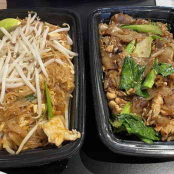 Zaab Zaab - pad thai and pad see ew - Thai Near Me - Flushing, New York