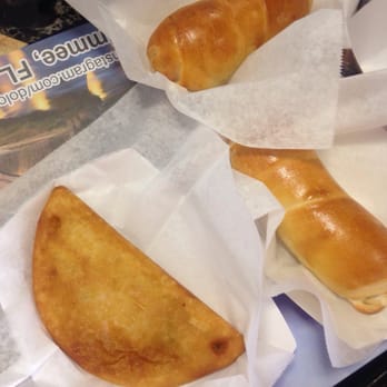 Dolce Bakery & Cafe - They look good, but the taste is a whole different story. :( - Bakeries Near Me - Kissimmee, Florida