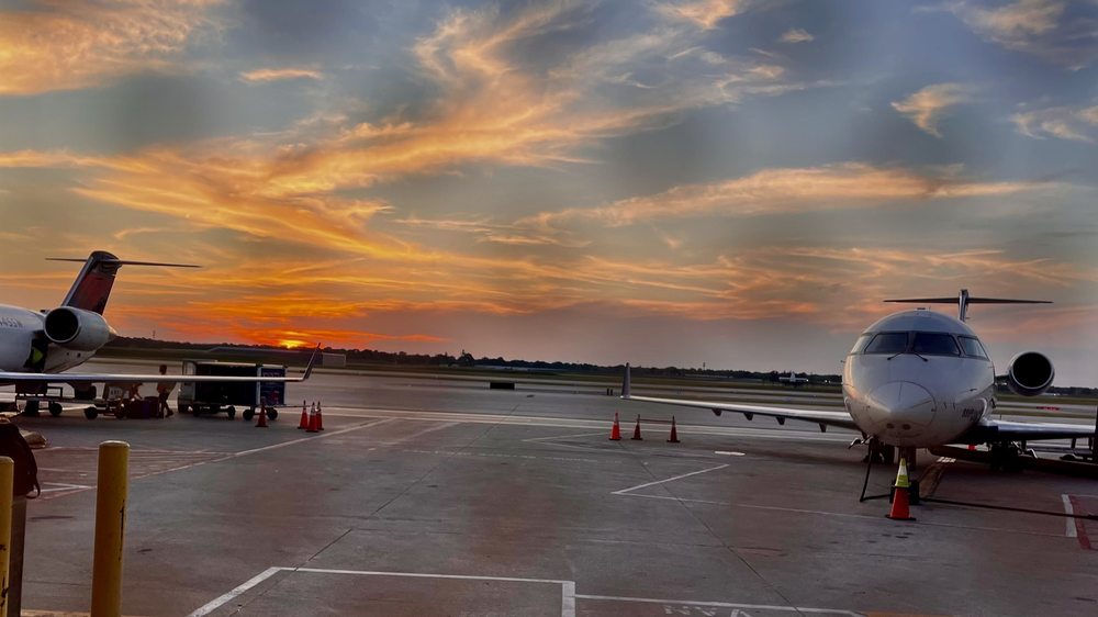 DETROIT AIRPORT MCNAMARA TERMINAL DTW Updated July 2024 577