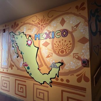 Su Casa Mexican Lounge - Indoor wall - Mexican Near Me - Jasper, Alberta Su Casa Mexican Lounge - Indoor wall - Mexican Near Me - Jasper, Alberta