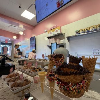 The Original Rainbow Cone - Ice Cream & Frozen Yogurt Near Me - Laguna Beach, California