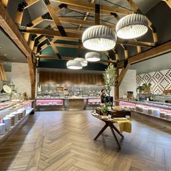 Timbers Table & Kitchen - Buffet area