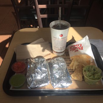 El Pollo Loco - Barbacoa Taco Combo (2 tacos, drink, chips) with small guacamole - Fast Food Near Me - Glendale, California El Pollo Loco - Barbacoa Taco Combo (2 tacos, drink, chips) with small guacamole - Fast Food Near Me - Glendale, California