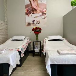 Sunny Foot Massage - Foot massage