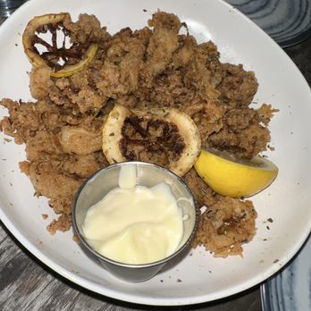 Saylor Beach House - Fried calamari - Mediterranean Near Me - Greenport, New York