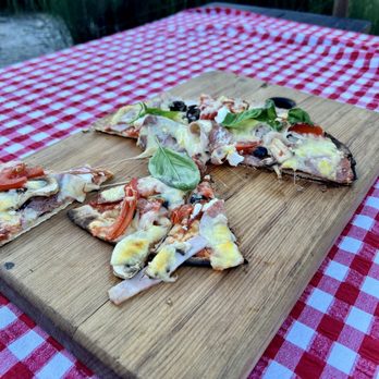 On the Track Lodge - Remnants of Warrens delicious wood fired pizzas - Bed & Breakfast Near Me - Havelock, MBH