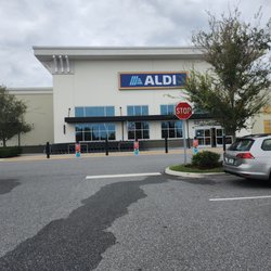 ALDI - Parking lot