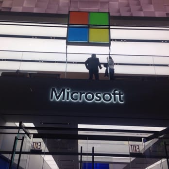 Microsoft Experience Center - Entrance - Electronics Near Me - New York, New York