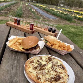 The Gorge White House - Pear flatbread, Gorge White House Burger, Caprese, cider and wine flights - Wineries Near Me - Hood River, Oregon