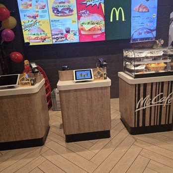 McDonald's - Burgers Near Me - Munich, BY McDonald's - Burgers Near Me - Munich, BY