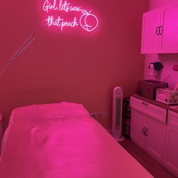 The Smooth Peach Wax Studio - The vibe of the room